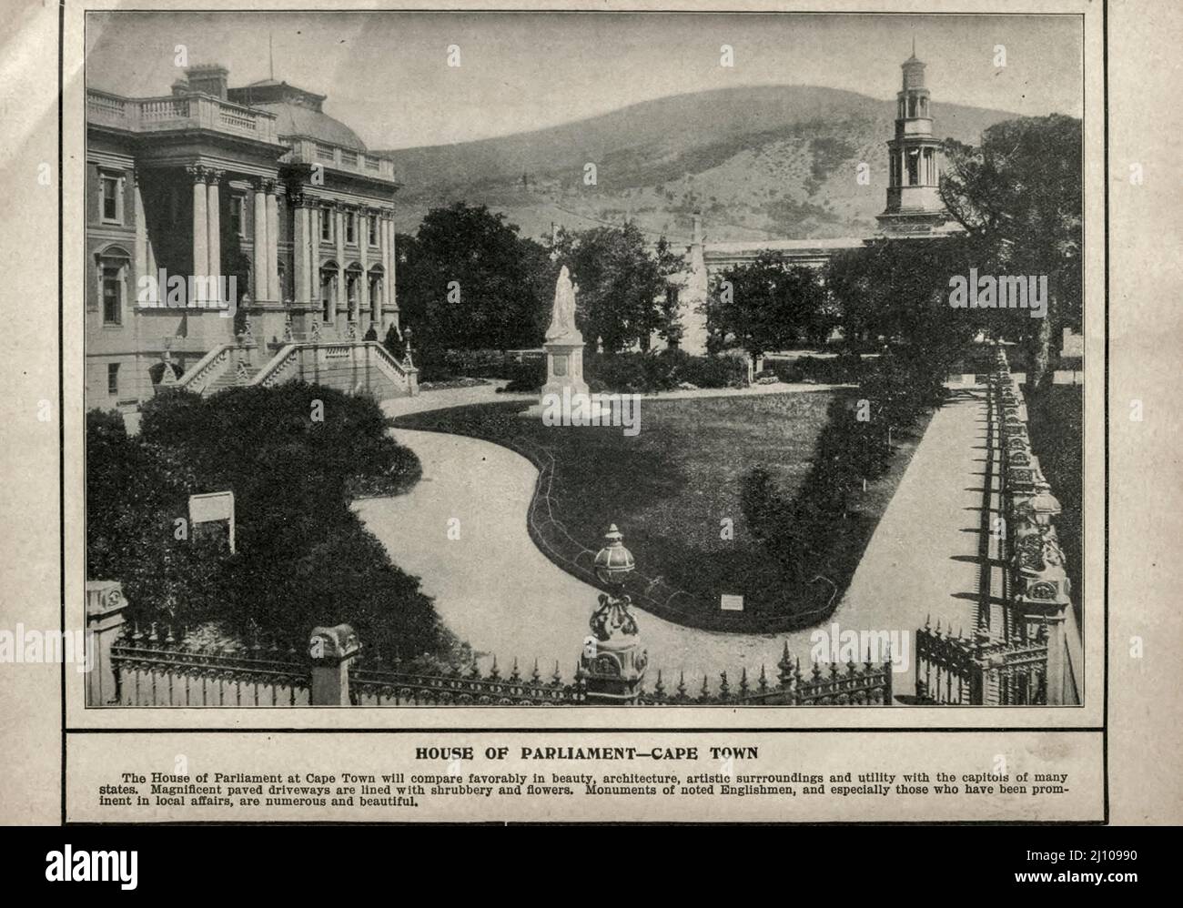 House of Parliament in Cape Town Fotografia in bianco e nero dal libro " Sud Africa; la sua storia, eroi e guerre " di William Douglas Mackenzie, e Alfred Stead, Editore Chicago, Philadelphia : Monarch Book Company nel 1890 Foto Stock