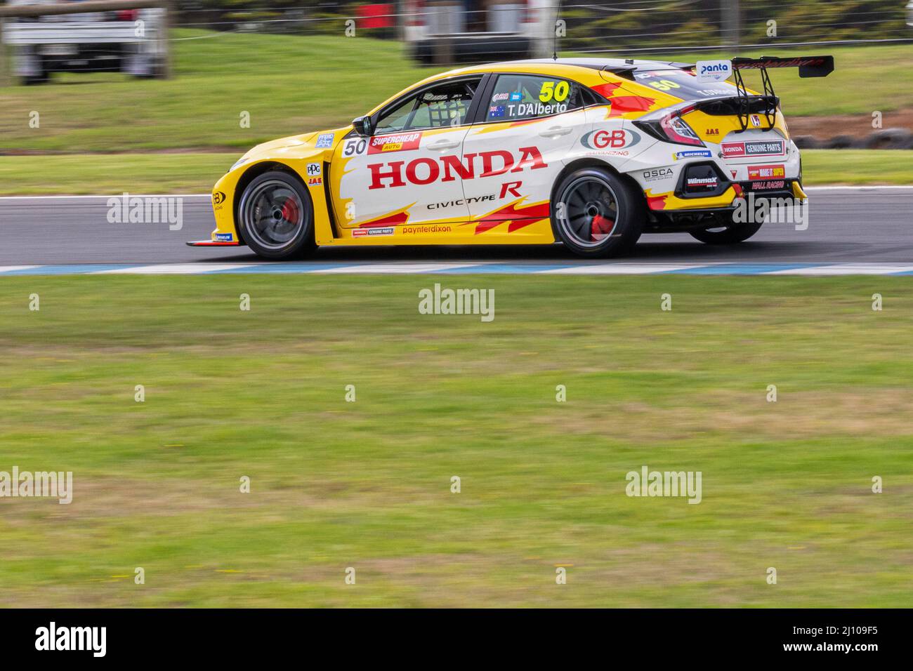 Cowes, Australia. 20th Mar 2022. Tony D'Alberto (#50 Honda Wall Racing Honda Civic Type R) durante la gara 2 della Supercheap Auto TCR Australia Series al Phillip Island Grand Prix Circuit. Credit: SOPA Images Limited/Alamy Live News Foto Stock