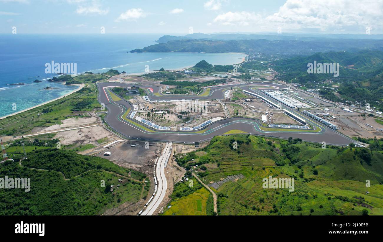 Vista aerea della pista completa del circuito mandalika. Il circuito internazionale di mandalika in Indonesia. Lombok, Indonesia, 22 marzo 2022 Foto Stock