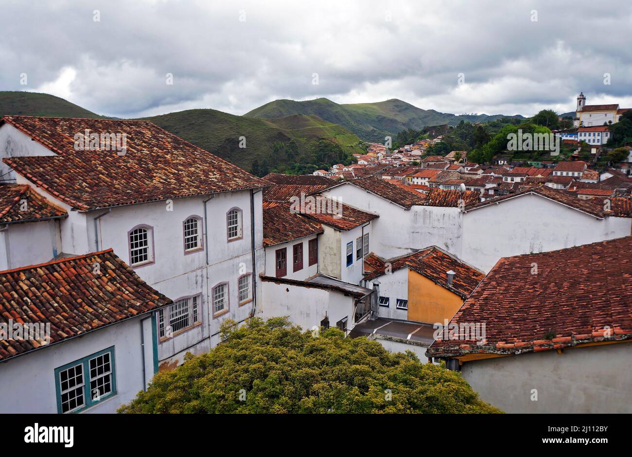 Case tipiche nella città storica di Ouro Preto, Brasile Foto Stock