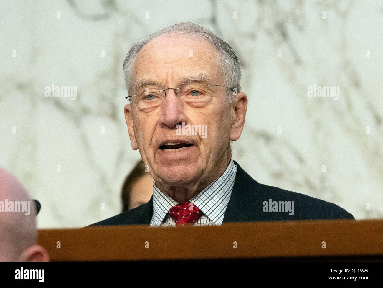 Washington, Stati Uniti d'America. 21st Mar 2022. Senatore degli Stati Uniti Chuck Grassley (repubblicano dell'Iowa), membro di classificazione, Il Comitato del Senato DEGLI STATI UNITI sul giudice fa la sua dichiarazione di apertura prima del giudice Ketanji Brown Jackson dando testimonianza dinanzi al Comitato giudiziario del Senato degli Stati Uniti sulla sua nomina come Giustizia associata della Corte Suprema degli Stati Uniti per sostituire la Giustizia Stephen G. Breyer su Capitol Hill a Washington, DC lunedì, 21 marzo 2021.Credit: Ron Sachs/CNP/Sipa USA Credit: Sipa USA/Alamy Live News Foto Stock