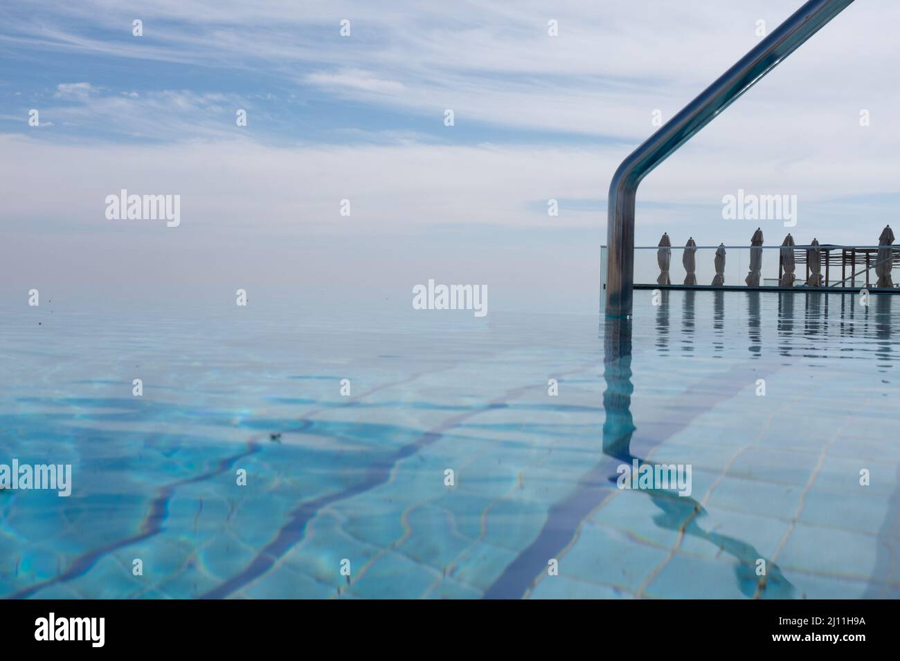 Piscina Infinity Resort di lusso Foto Stock