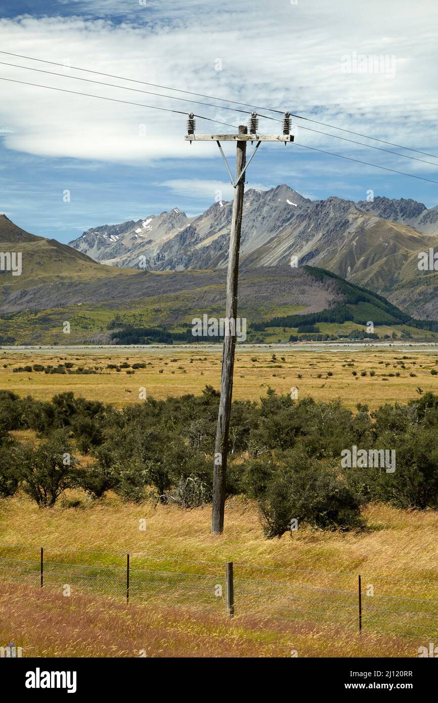 Polo di potenza vicino Aoraki Mt Cook, Isola del Sud, Nuova Zelanda Foto Stock