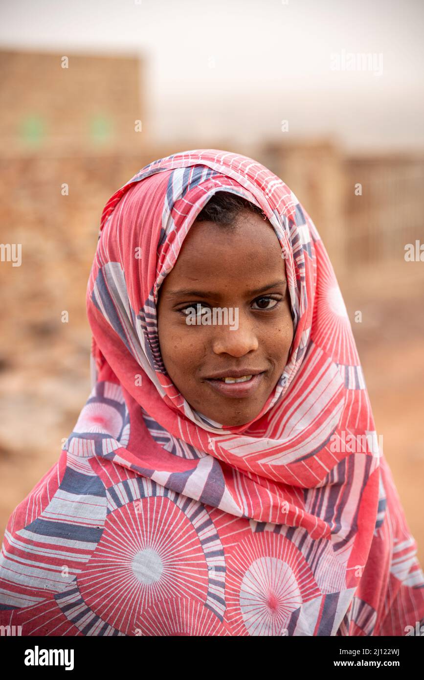 Ritratto di una giovane ragazza, Ouadane, Mauritania Foto Stock