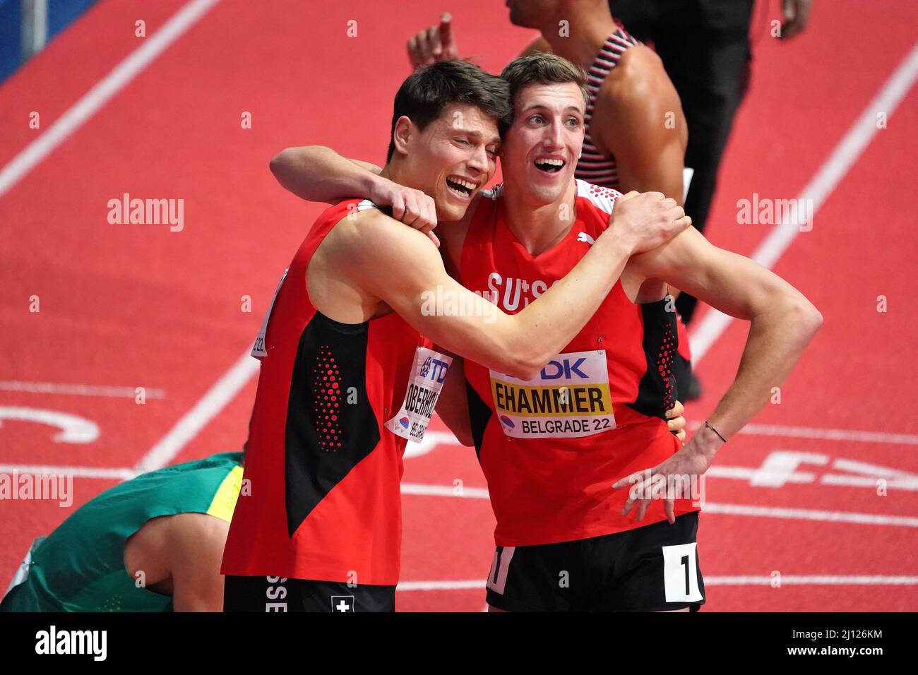 Simon Ehammer (sui) e Andri Oberholzer (sui) dopo 1000m uomini heptathlon durante i Campionati mondiali di atletica indoor 19 marzo 2022 nella Kombank Arena di Belgrado, Serbia Credit: SCS/Soenar Chamid/AFLO/Alamy Live News Foto Stock