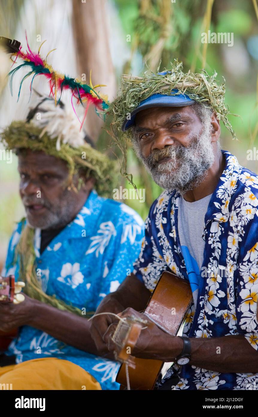 Animatori locali su Tiny Mystery Island, (Inyeug), Vanuatu Foto Stock