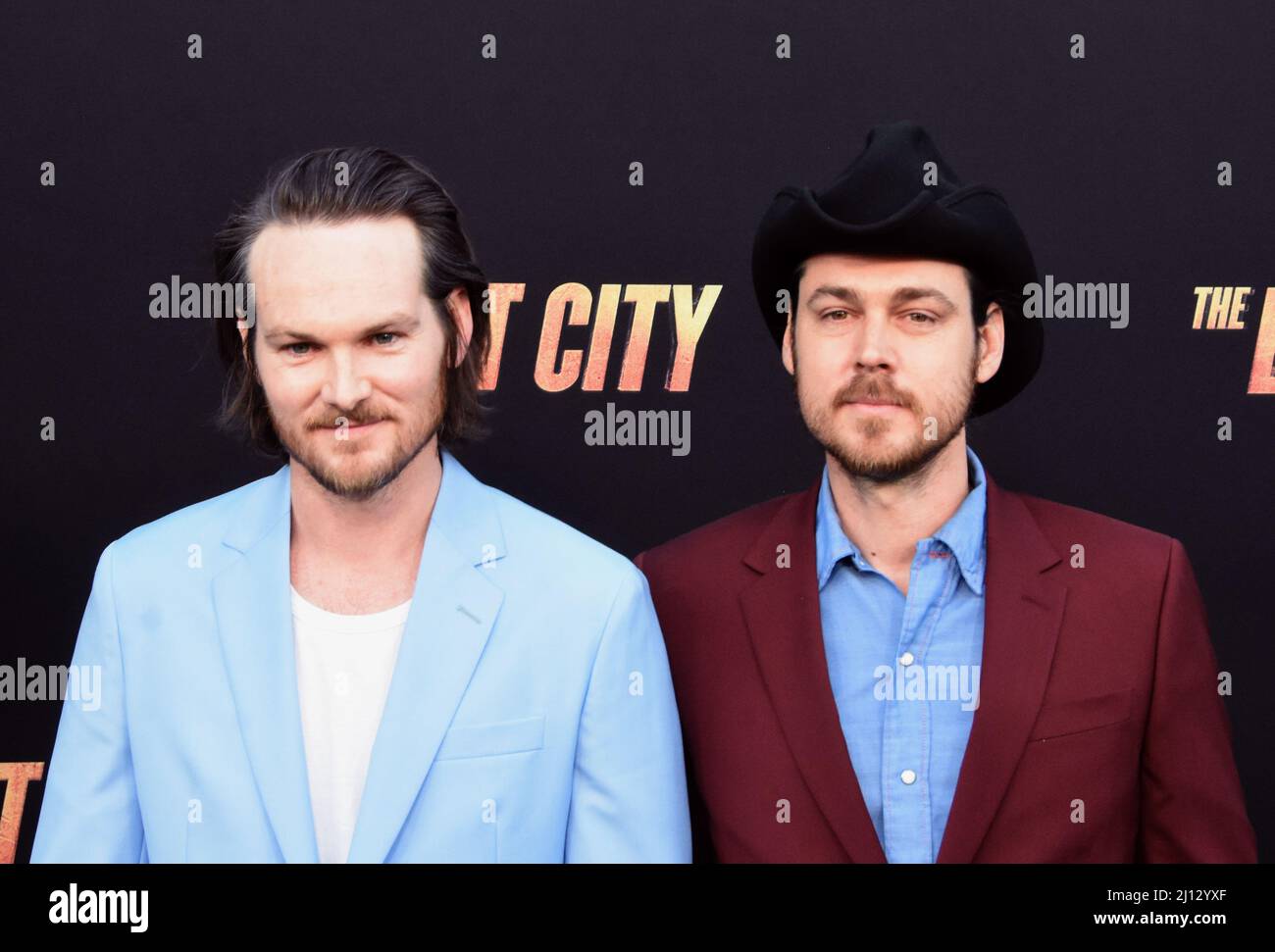 Los Angeles, California, USA 21st marzo 2022 Directors/Writers/Brothers Adam Nee e Aaron Nee partecipano alla premiazione americana di Paramount Pictures 'The Lost City' al Regency Village Theatre il 21 marzo 2022 a Los Angeles, California, USA. Foto di Barry King/Alamy Live News Foto Stock