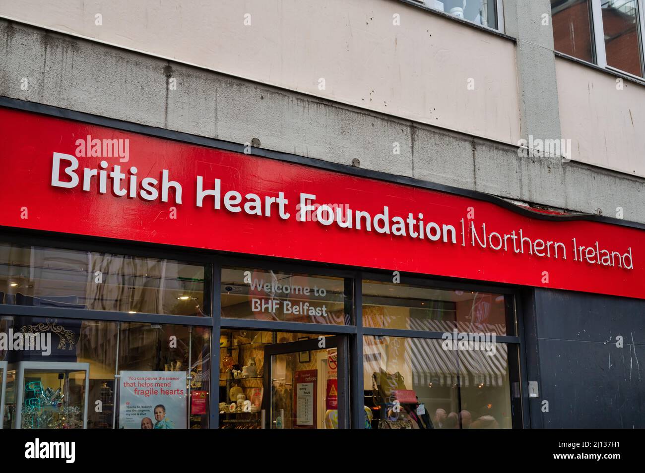 Belfast, UK- 19 febbraio 2022: Il negozio British Heart Foundation a Belfast, Irlanda del Nord. Foto Stock