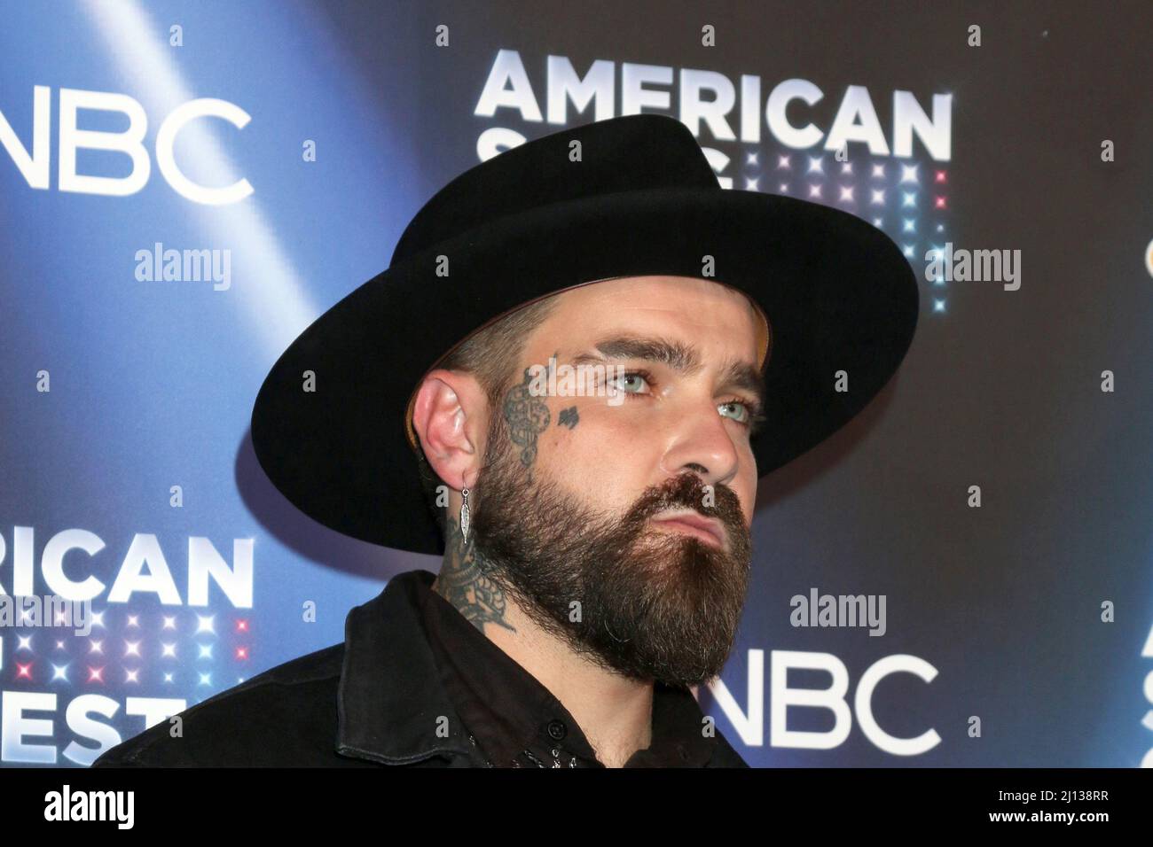 21 marzo 2022, Los Angeles, CA, Stati Uniti d'America: LOS ANGELES - 21 MARZO: Hueston al Concorso di canzoni americano Live Show Red Carpet all'Universal Back Lot il 21 marzo 2022 a Los Angeles, CA (Credit Image: © Kay Blake/ZUMA Press Wire) Foto Stock