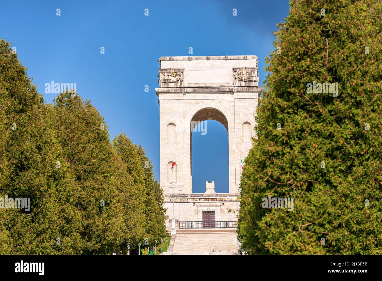 Asiago, Memoriale di guerra della prima guerra mondiale, cimitero, ossario e monumento ai soldati caduti chiamato Sacrario del Leiten, 1936. Vicenza, Veneto, Italia. Foto Stock