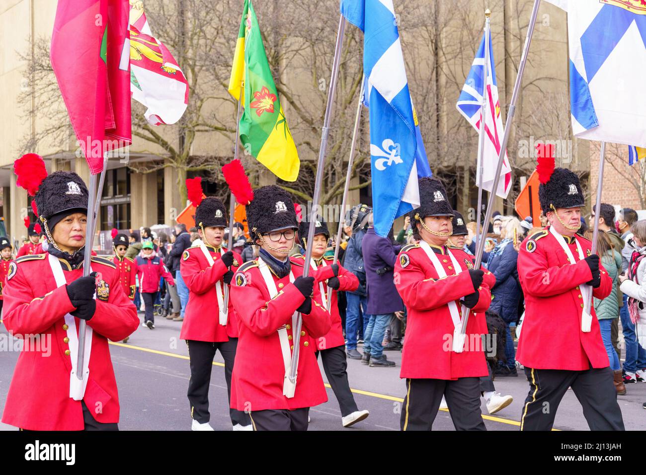 Toronto, Ontario, Canada - 20 marzo 2022: La parata di San Patrizio ritorna dopo due anni di sospensione a causa della pandemia del Covid-19. Foto Stock