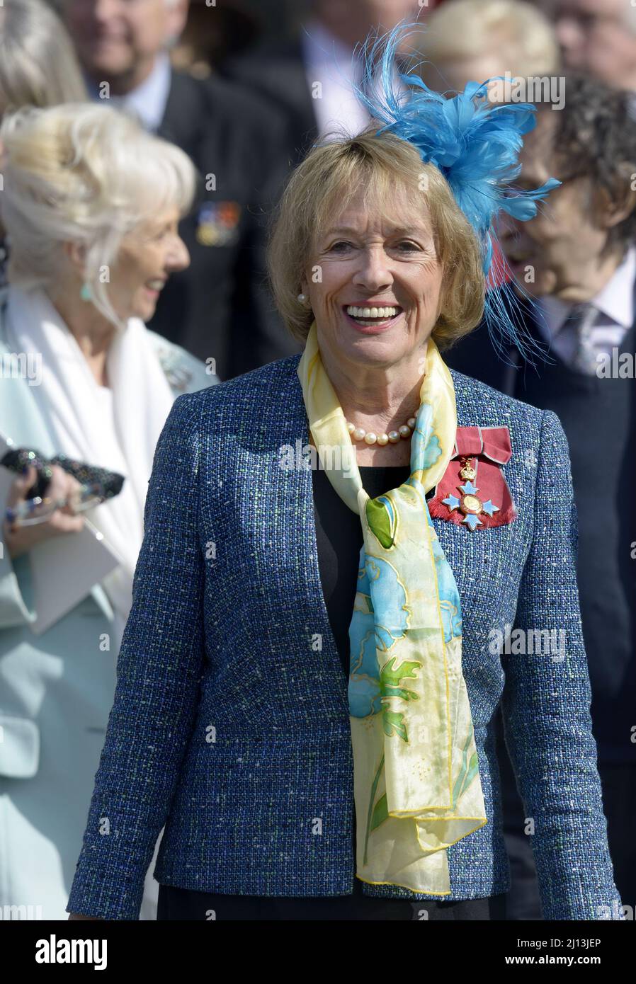 Dame Esther Rantzen - giornalista e presentatore televisivo - uscita dal Memorial Service per Dame vera Lynn all'Abbazia di Westminster, 21st marzo 2022 Foto Stock