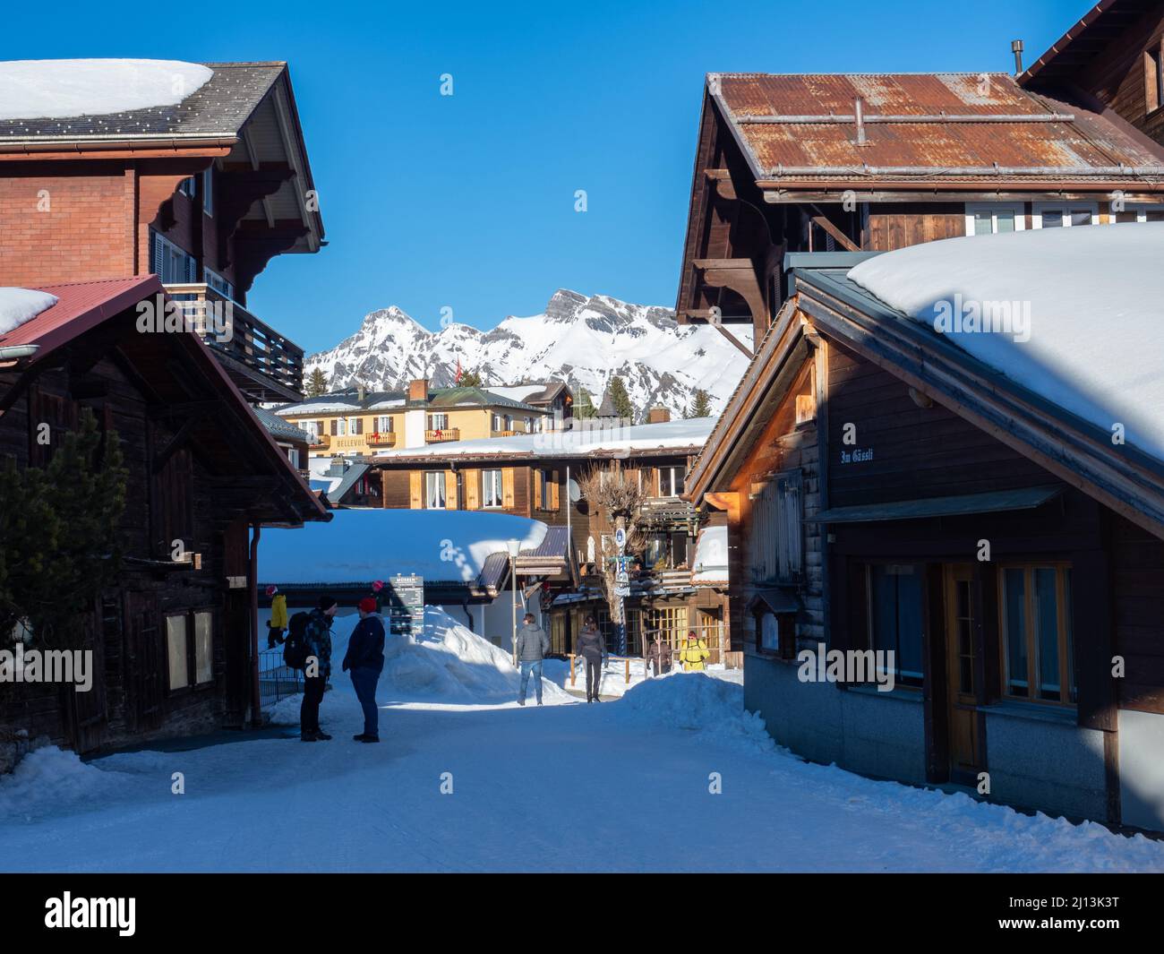 Mürren, Svizzera - Febbraio 27th 2022: Centro storico del paese in inverno Foto Stock