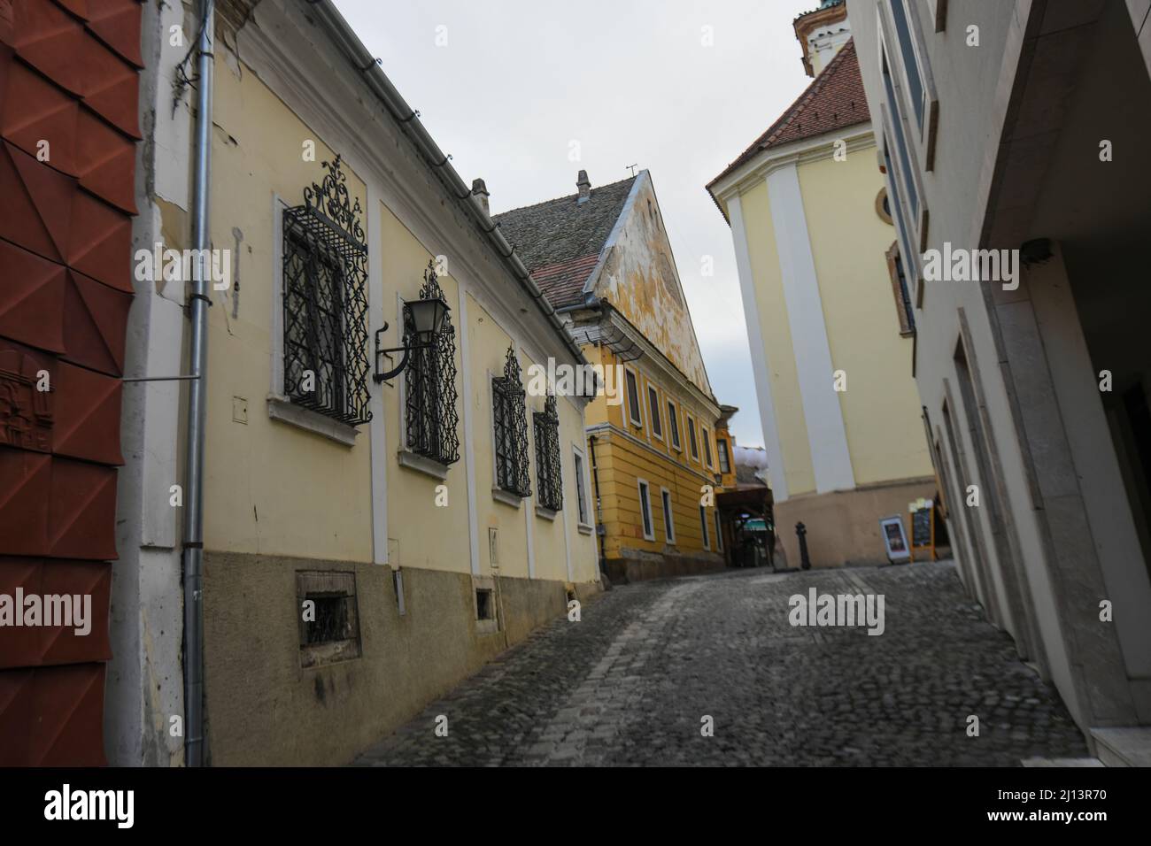 Città vecchia di Szentendre: Via Vastagh Gyorgy. Ungheria Foto Stock