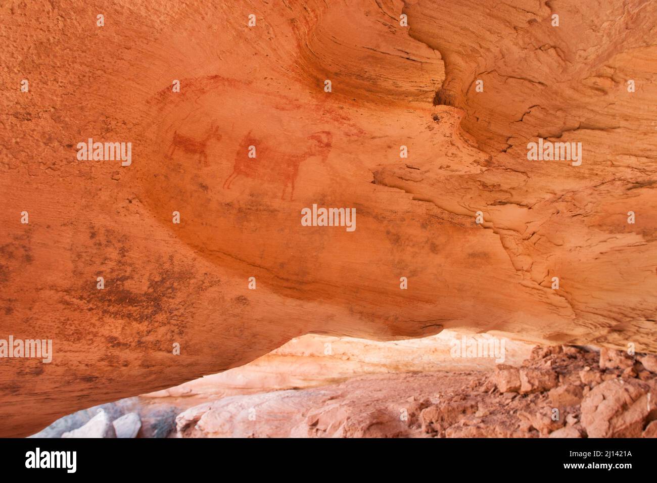 L'Hueco Pictograph Panel è situato in un'alcova nel Seven Mile Canyon vicino a Moab, Utah. I dipinti sono stati eseguiti nello stile del Barrier Canyon intorno al 30 Foto Stock