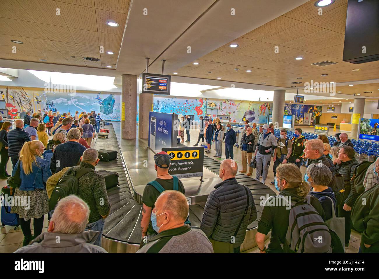 Ritiro bagagli all'aeroporto di Paphos, Cipro. Foto Stock