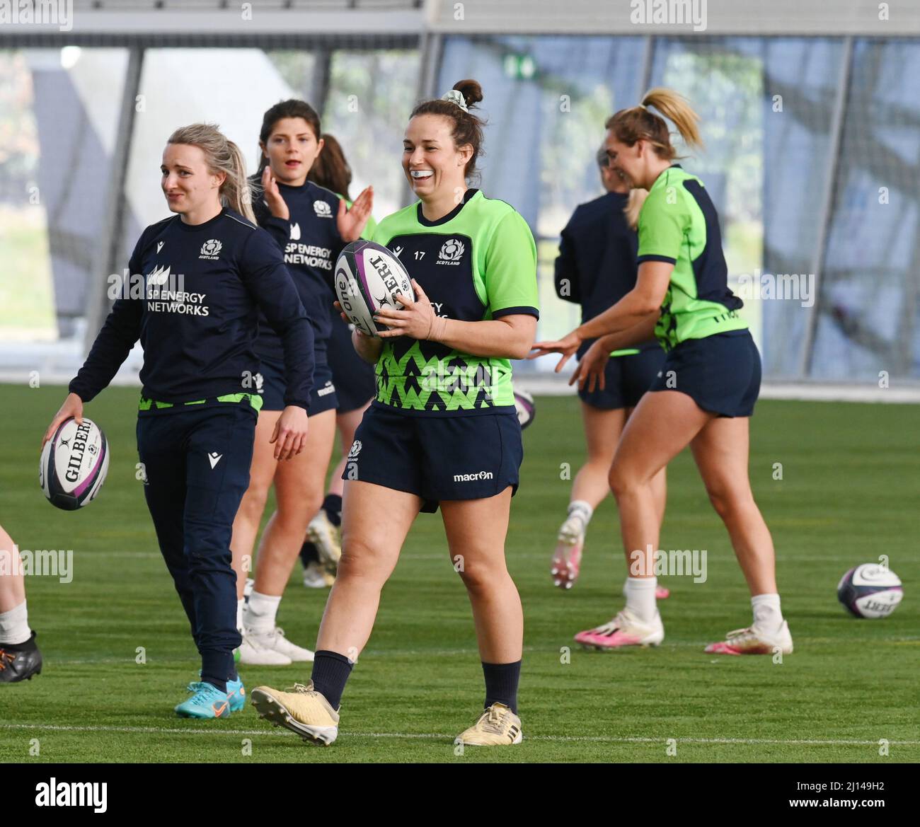 Oriam Sports Centre Edinburgh.Scotland.UK. 22nd marzo 22 .Scotland's Training Session for TikTok Women's Six Nations Rugby match vs Inghilterra . Scotland Captain Rachel Malcolm Credit: eric mccowat/Alamy Live News Foto Stock