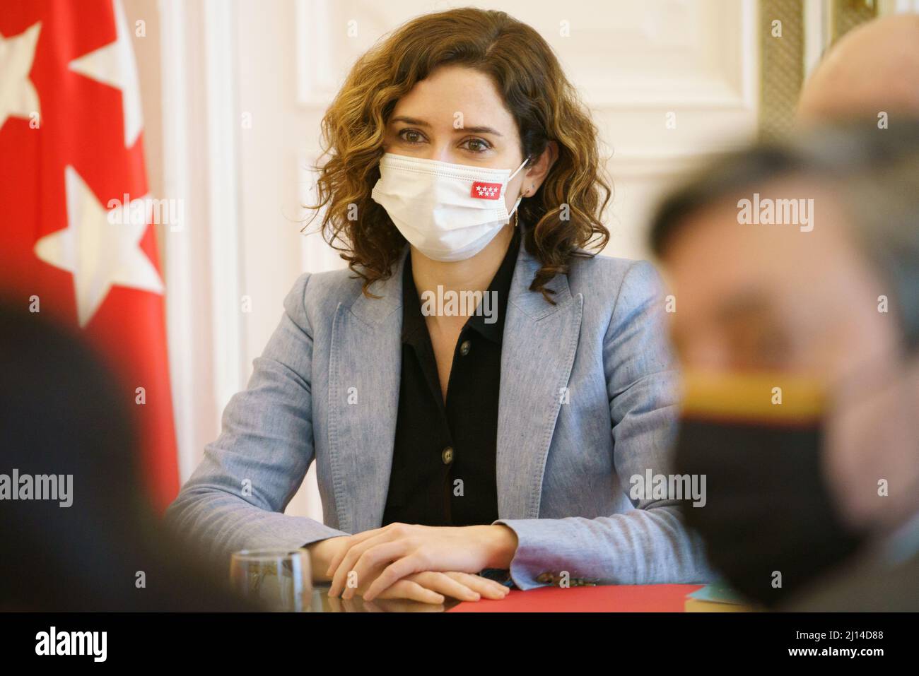 Madrid, Spagna. 22nd Mar 2022. Il presidente della Comunità di Madrid, Isabel Diaz Ayuso, durante un incontro con i rappresentanti dell'Associazione Tablaos Flamencos de Madrid, un'entità nata nel 2013 con l'obiettivo di comprendere i luoghi più importanti di questo genere nella regione, Parla di preoccupazione per il settore, uno dei più colpiti dopo lo scoppio della pandemia nel marzo 2020. (Foto di Atilano Garcia/SOPA Images/Sipa USA) Credit: Sipa USA/Alamy Live News Foto Stock