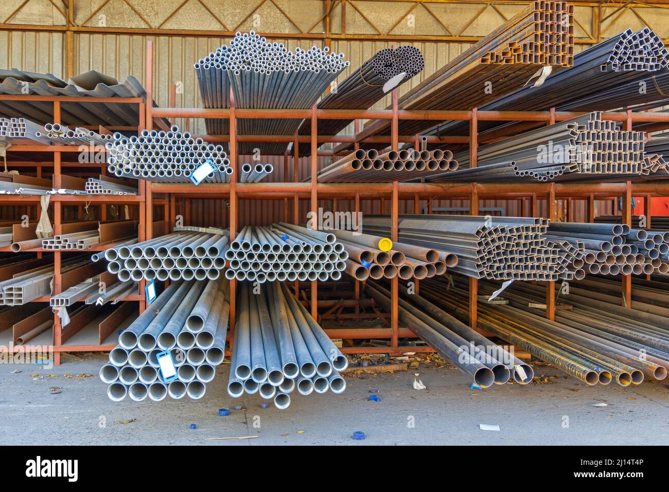 Tubi dell'acqua in acciaio zincato materiale di costruzione magazzino stoccaggio Foto Stock