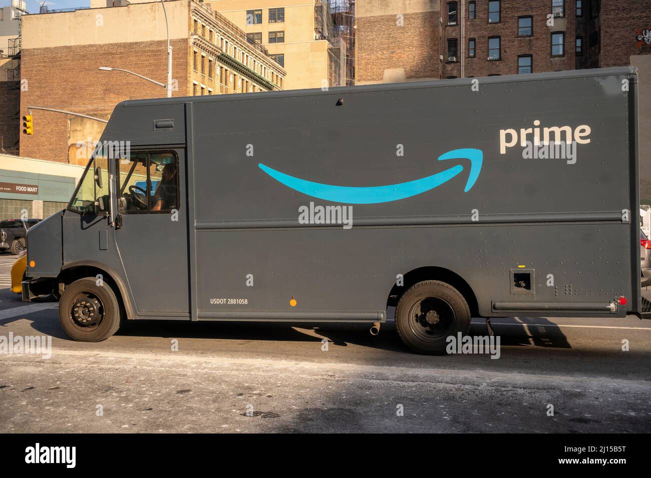 Un furgone Amazon a New York lunedì 14 marzo 2022. (© Richard B. Levine  Foto stock - Alamy