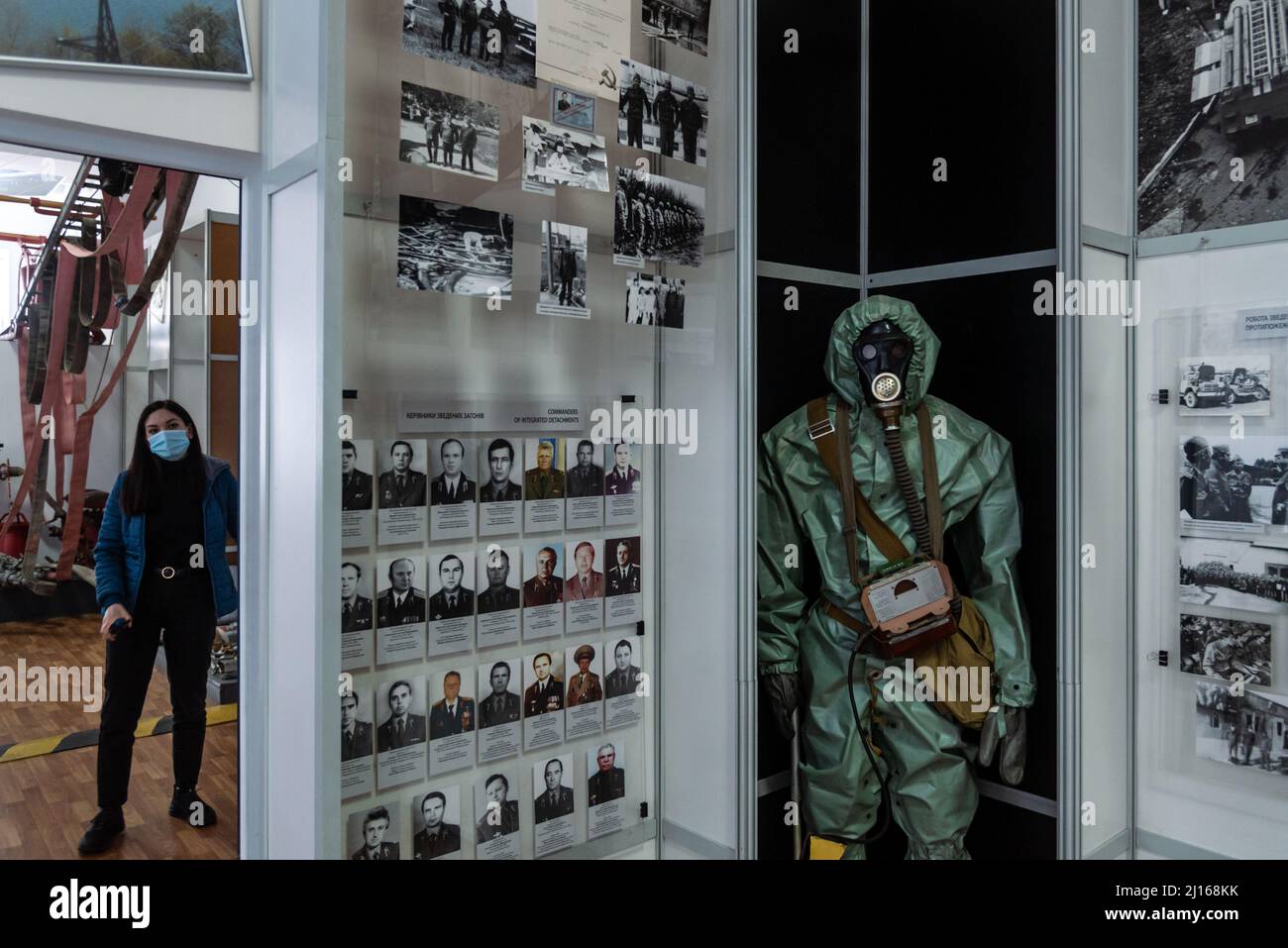 Il piccolo museo situato nel complesso commemorativo nella zona di esclusione di Chernobyl contiene molti oggetti relativi alle conseguenze dell'incidente a Foto Stock