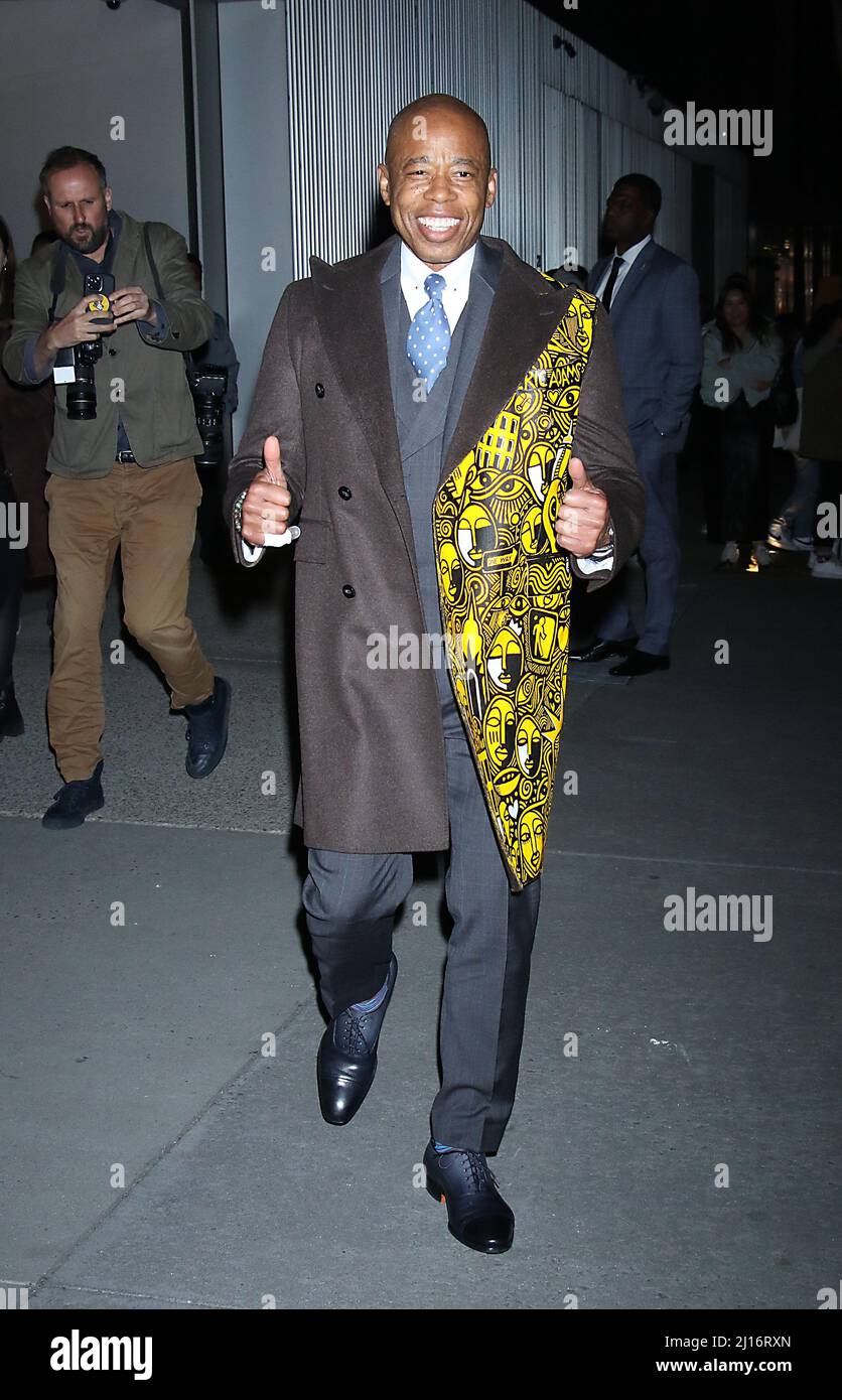 NEW YORK, NY- MARZO 22: Il sindaco Eric Adams arriva alla Ralph Lauren Spring 2022 Ready-to-Wear Collection al MOMA di New York il 22 marzo 2022 Credit; RW/MediaPunch Foto Stock