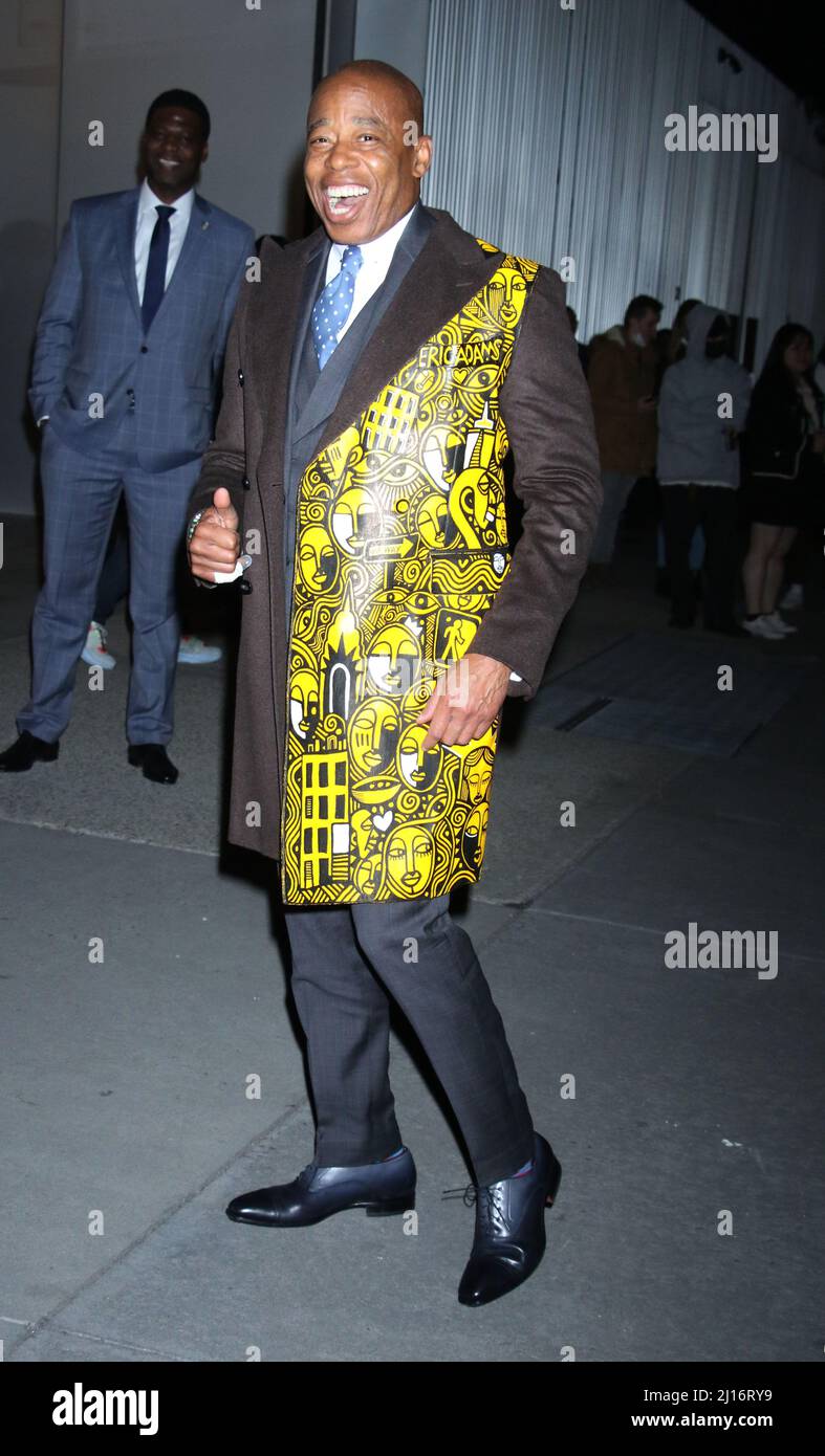 NEW YORK, NY- MARZO 22: Il sindaco Eric Adams arriva alla Ralph Lauren Spring 2022 Ready-to-Wear Collection al MOMA di New York il 22 marzo 2022 Credit; RW/MediaPunch Foto Stock