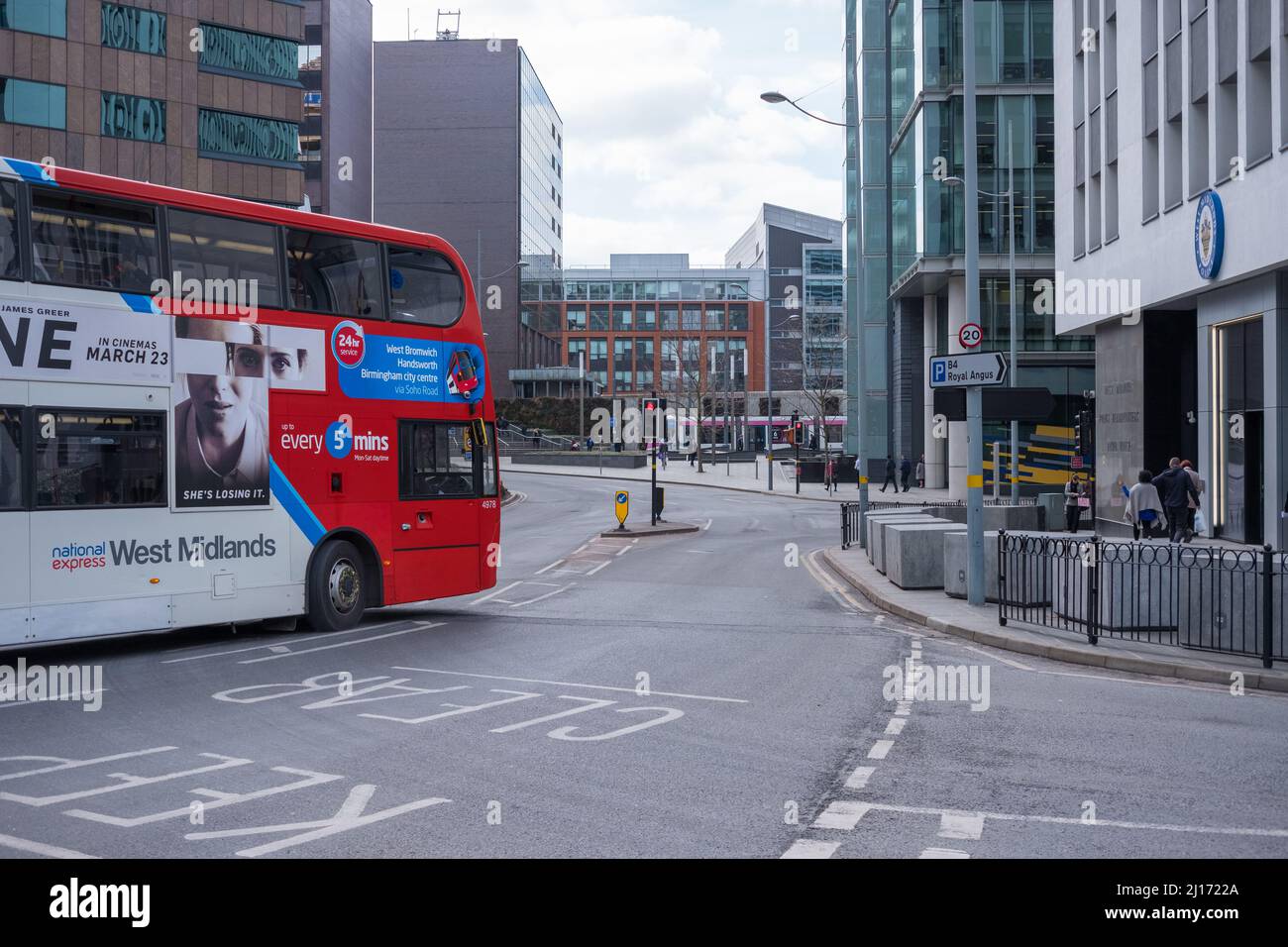 Gli amanti dello shopping nel centro di Birmingham Foto Stock