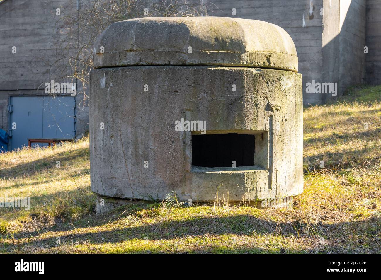 Hel, Polonia - 20 marzo 2022: Bunker nel museo militare all'aperto. Il Museo Coastal Defense di Hel Foto Stock