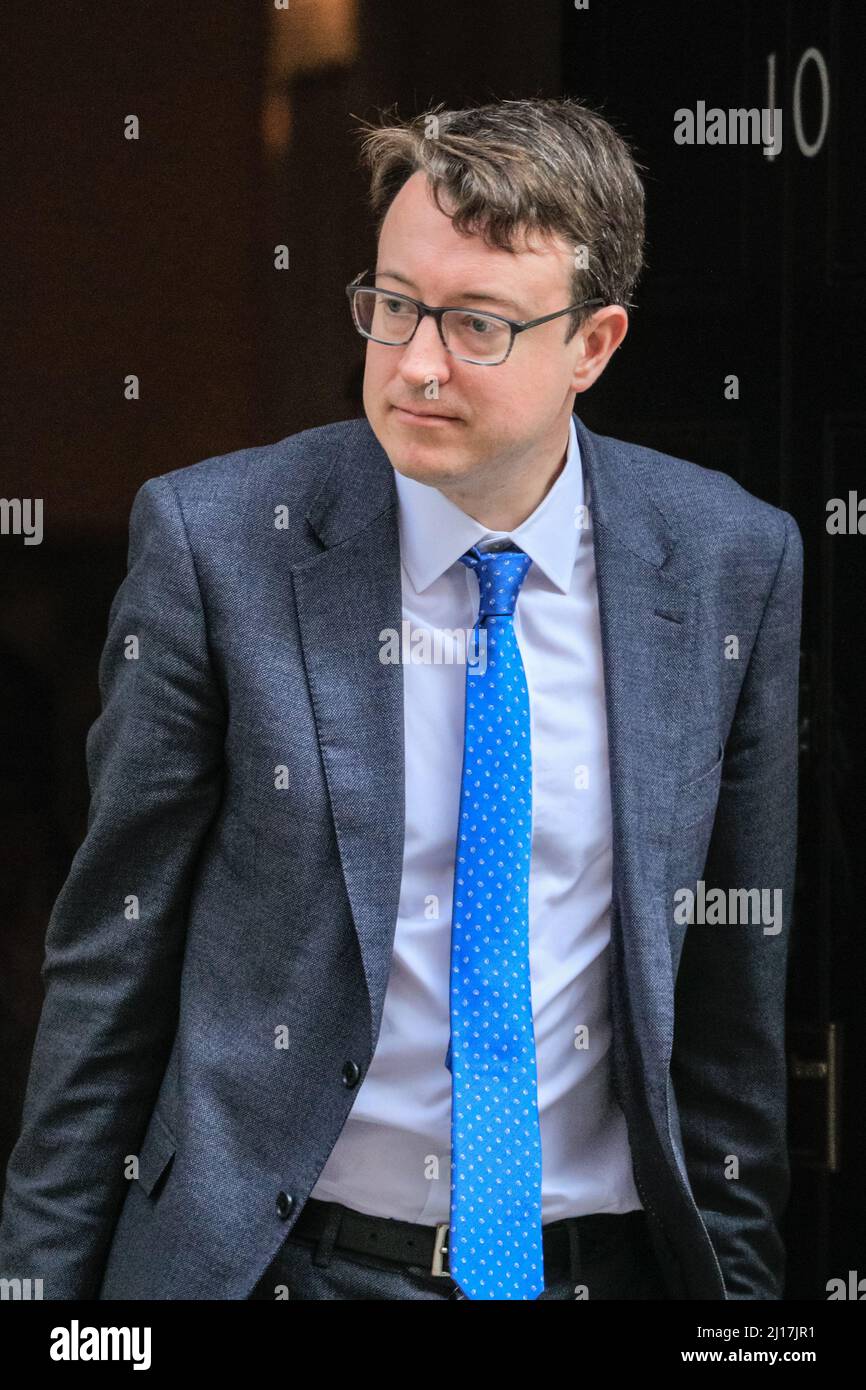 Londra, Regno Unito. 23rd Mar 2022. Simon Clarke MP, Segretario generale del Tesoro. I ministri partecipano a una riunione del gabinetto a Downing Street prima della dichiarazione di primavera. Credit: Imagplotter/Alamy Live News Foto Stock