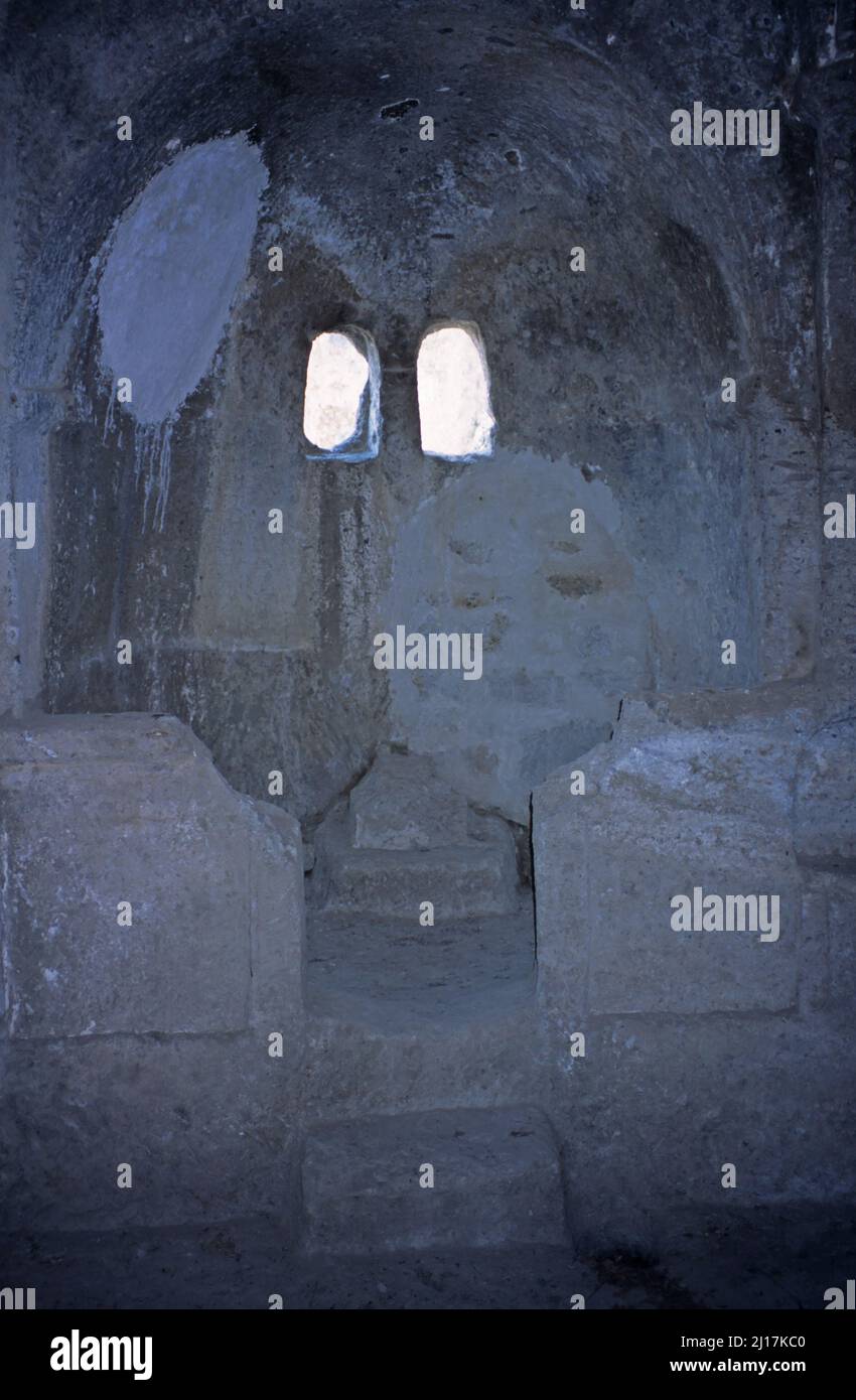 All'interno della chiesa primitiva della grotta cristiana, Kilistra (Glystra), Gokyurt, Konya, Turchia centrale sulla via di San Paolo Foto Stock