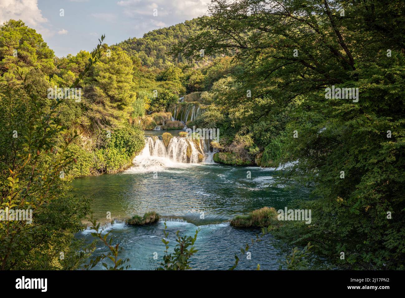 Cascata Skradinski Buk al Parco Nazionale di Krka, Sibenik-Knin, Croazia Foto Stock