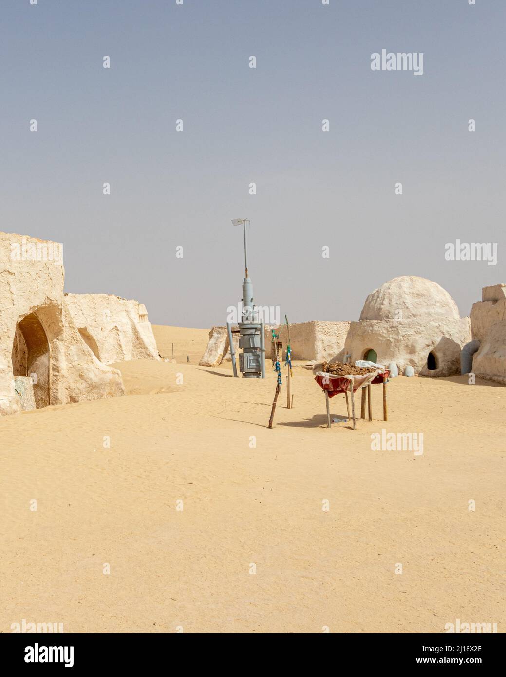 MOS Espa, Tatooine. Ambientato per il film di Star Wars si trova ancora nel deserto tunisino vicino a Tozeur. Foto Stock