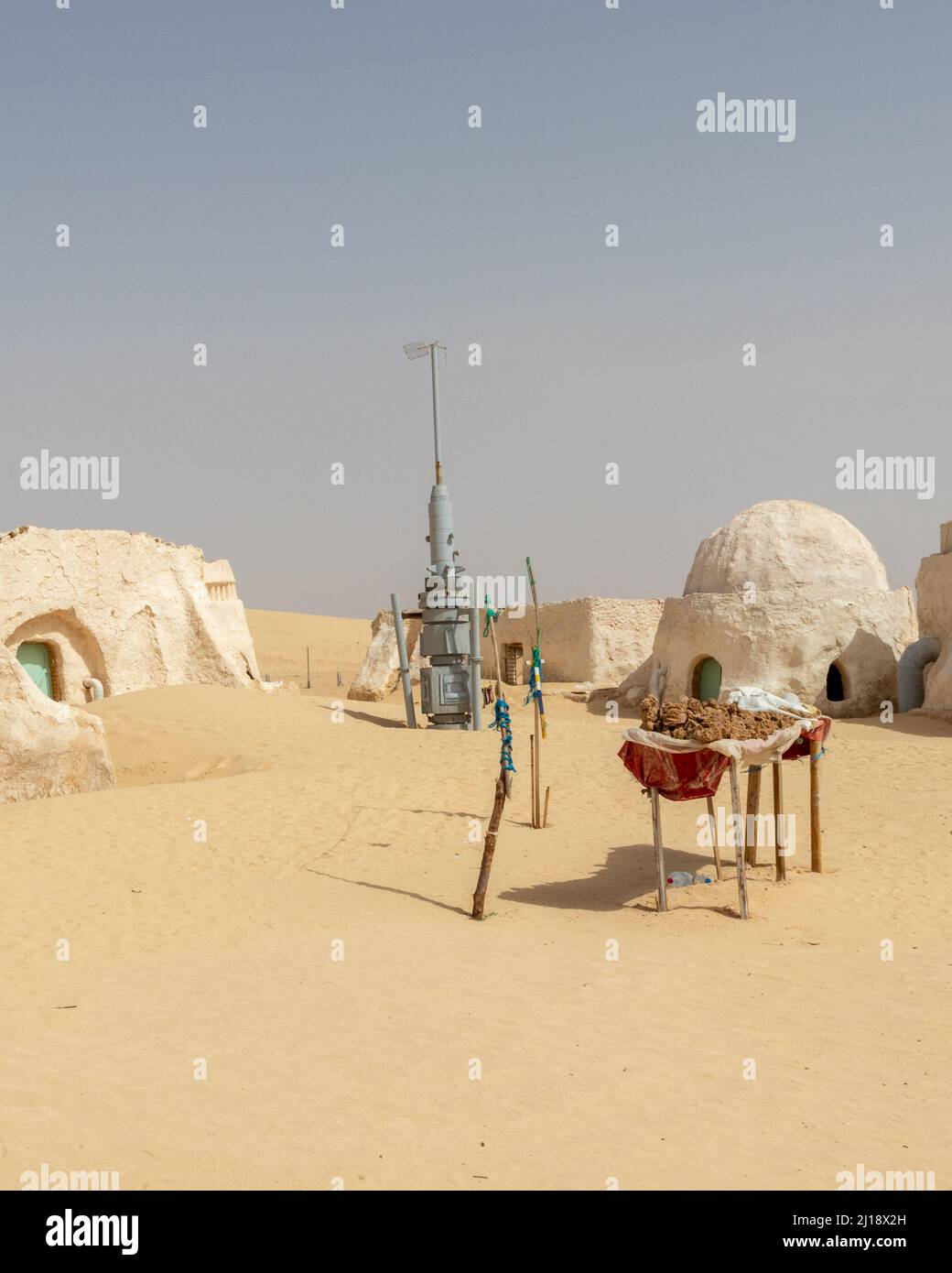 MOS Espa, Tatooine. Ambientato per il film di Star Wars si trova ancora nel deserto tunisino vicino a Tozeur. Foto Stock
