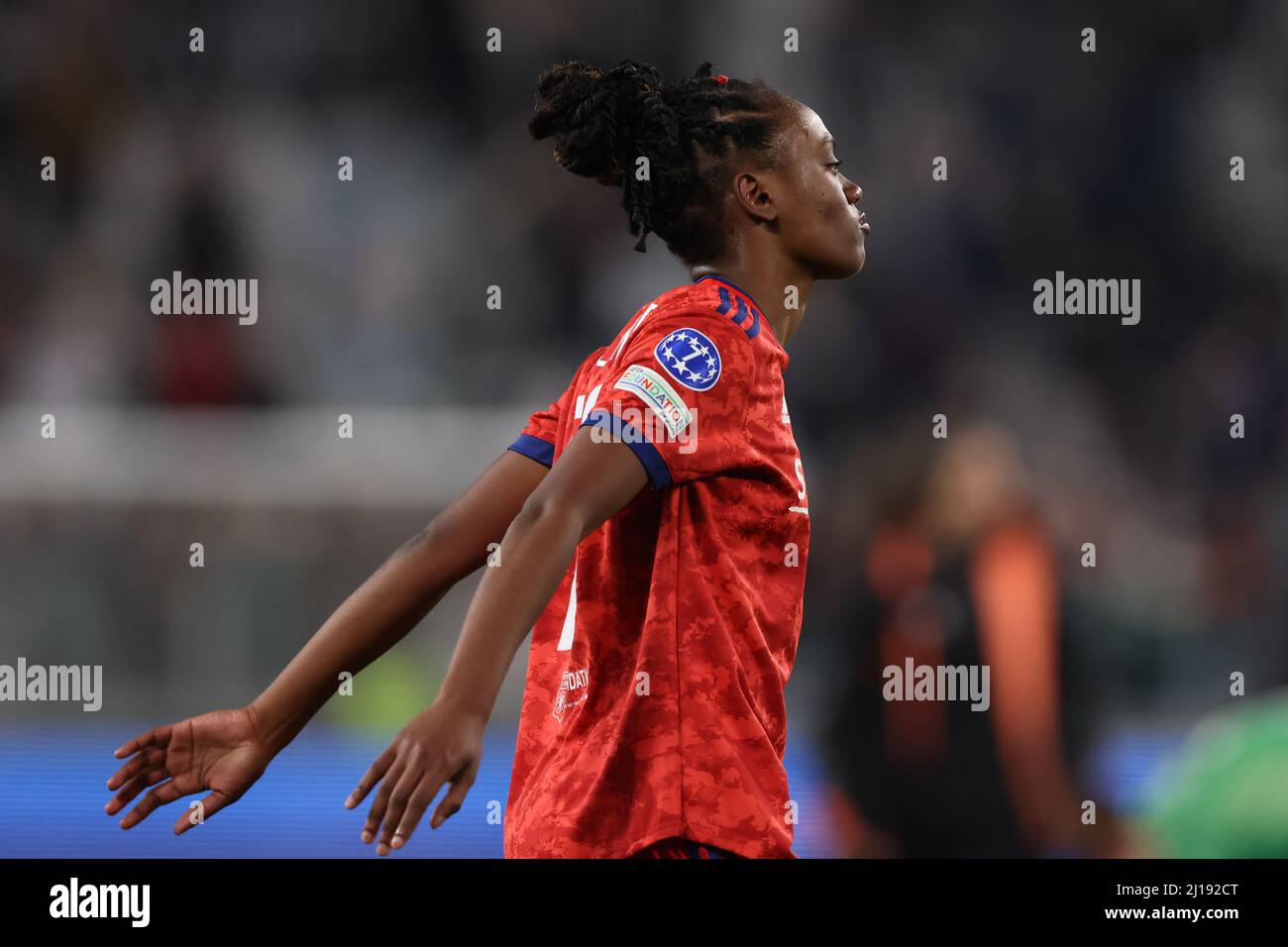 Torino, 23rd marzo 2022. Melvin Malard di Lione reagisce dopo il fischio finale della UEFA Womens Champions League allo Juventus Stadium di Torino. Il credito d'immagine dovrebbe essere: Jonathan Moscrop / Sportimage Credit: Sportimage/Alamy Live News Foto Stock