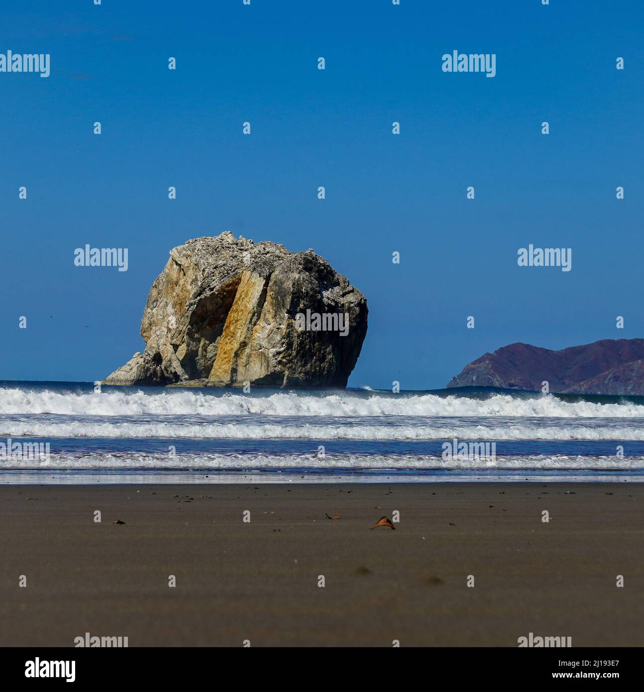 Bella vista aerea di un tramonto a Naranjo Beach - Witch Rock Costa Rica Foto Stock