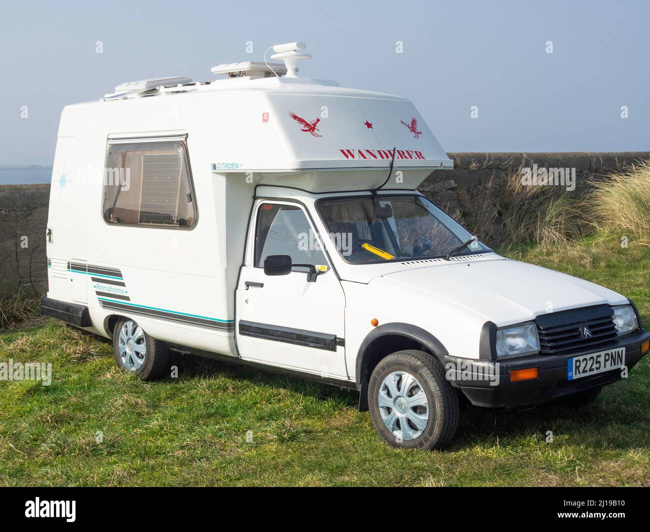 Una roulotte Romahomay del 1997, parcheggiata al mare nel Teesmouth North Yorkshire Foto Stock