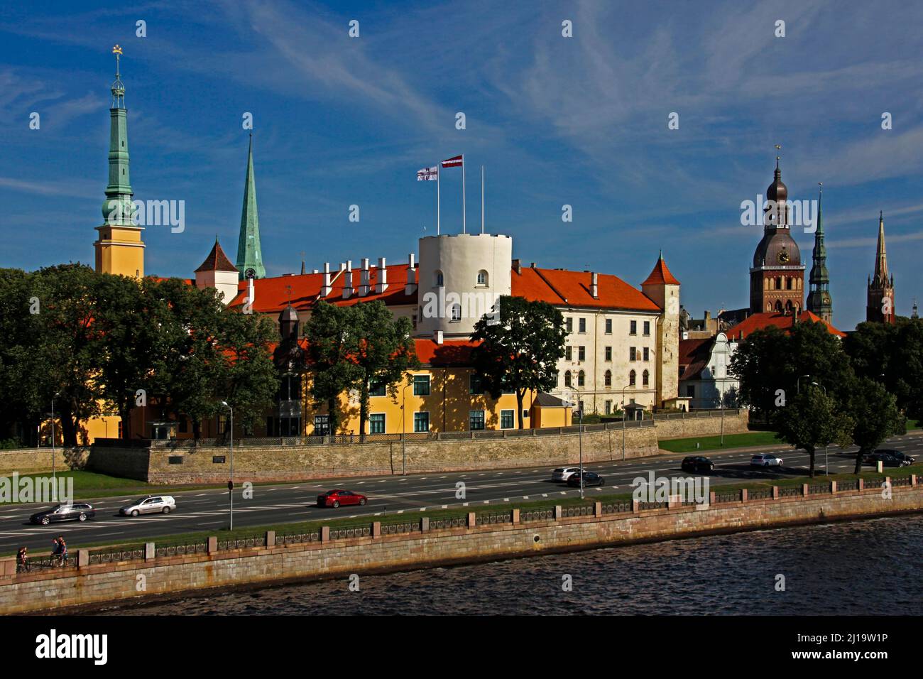 Duena (Daugava), Città Vecchia, Chiesa di San Pietro, Cattedrale, Chiesa di San Giacomo. Castello di riga, riga, Lettonia, Stati baltici Foto Stock