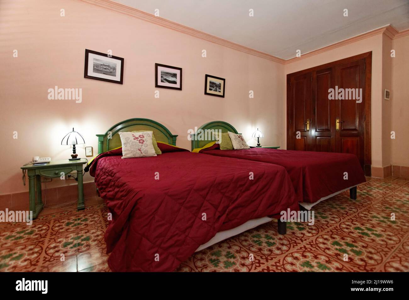 Room, Hotel Palacio Ofarill, 4JRWRJ7, Havana 10100, 159 Cuba, Caraibi Foto Stock
