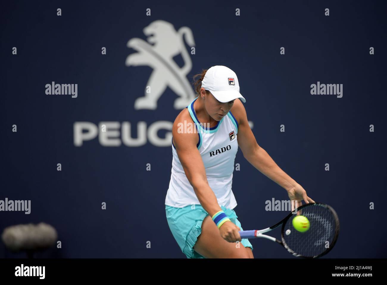 MIAMI GARDENS, FLORIDA - 30 MARZO: Ashleigh Barty of Australia sconfigge Karolina Pliskova della Repubblica Ceca il giorno tredici nelle finali femminili al Miami Open all'Hard Rock Stadium il 30 marzo 2019 a Miami Gardens, Florida. People: Ashleigh Barty Credit: Storms Media Group/Alamy Live News Foto Stock