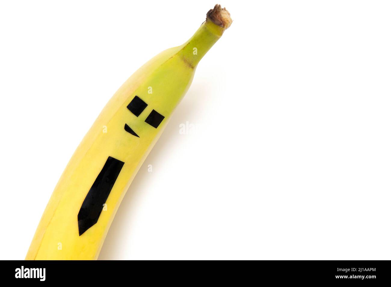 Banana carattere indossando una cravatta nera isolato su bianco. Concetto creativo di banana superiore. Foto Stock