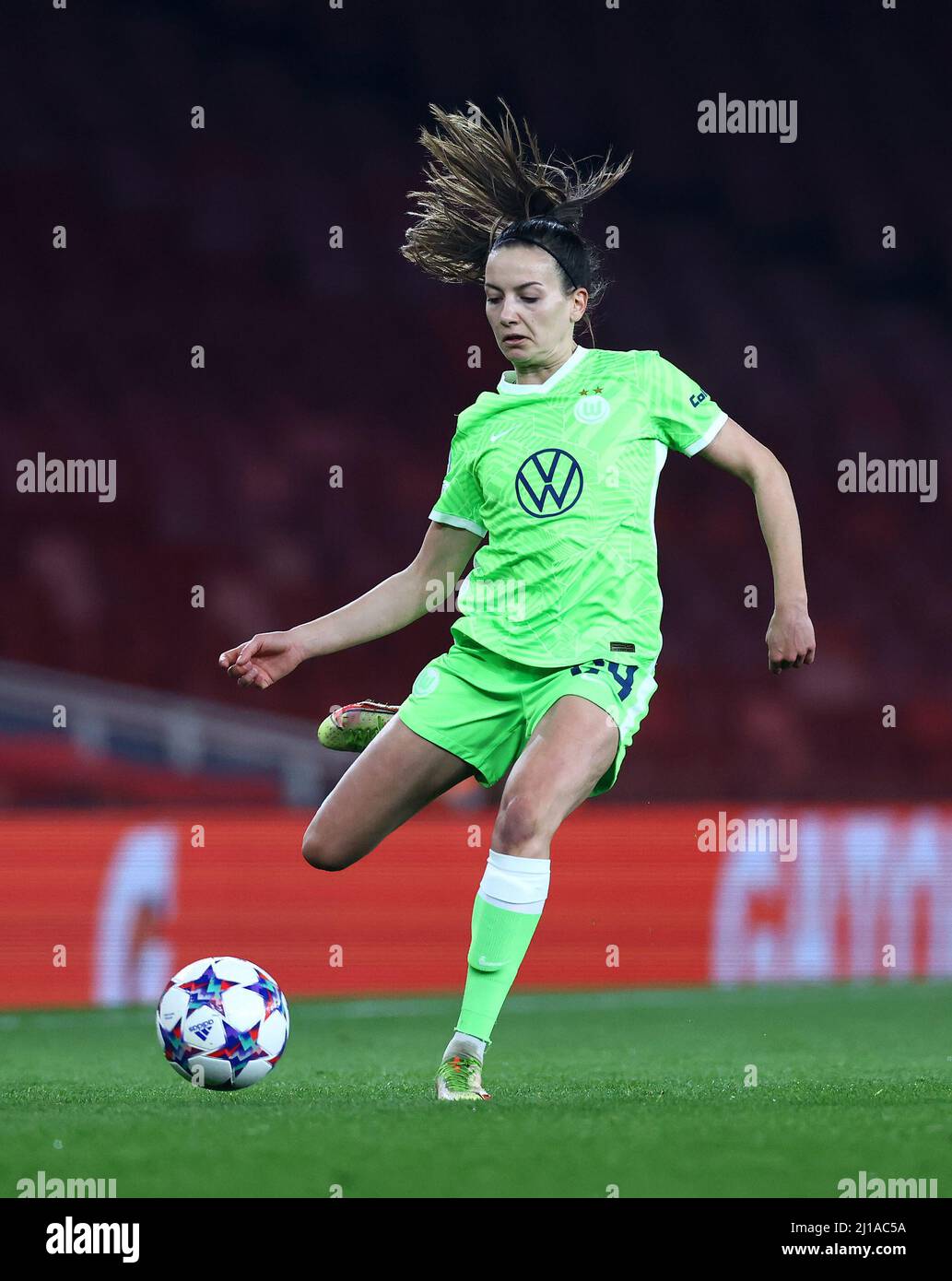 Londra, Inghilterra, 23rd marzo 2022. Joelle Wedemeyer di VFL Wolfsburg durante la partita della UEFA Womens Champions League all'Emirates Stadium di Londra. Il credito d'immagine dovrebbe essere: David Klein / Sportimage Foto Stock