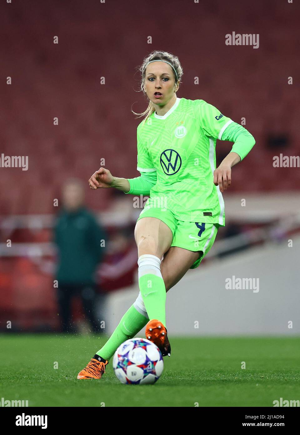 Londra, Inghilterra, 23rd marzo 2022. Kathrin Hendricj di VFL Wolfsburg durante la partita della UEFA Womens Champions League all'Emirates Stadium di Londra. Il credito d'immagine dovrebbe leggere: David Klein / Sportimage Credit: Sportimage/Alamy Live News Foto Stock