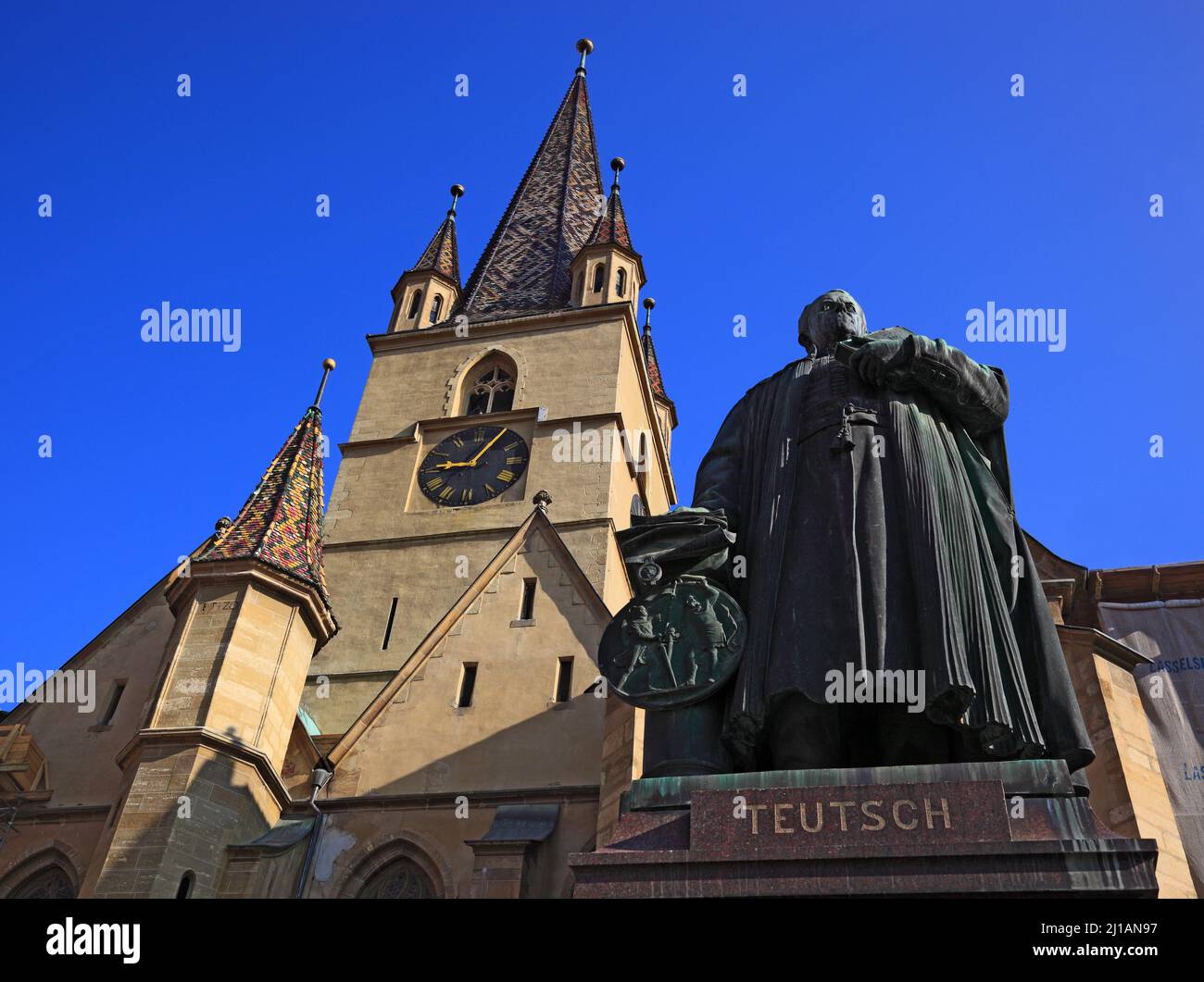 Evangelische Stadtpfarrkirche und Statua des Friedrich Teutsch, 1852-1933, ein Bischof der Siebenbürger Sachsen, Sibiu, Rumänien / Evangelical paris Foto Stock