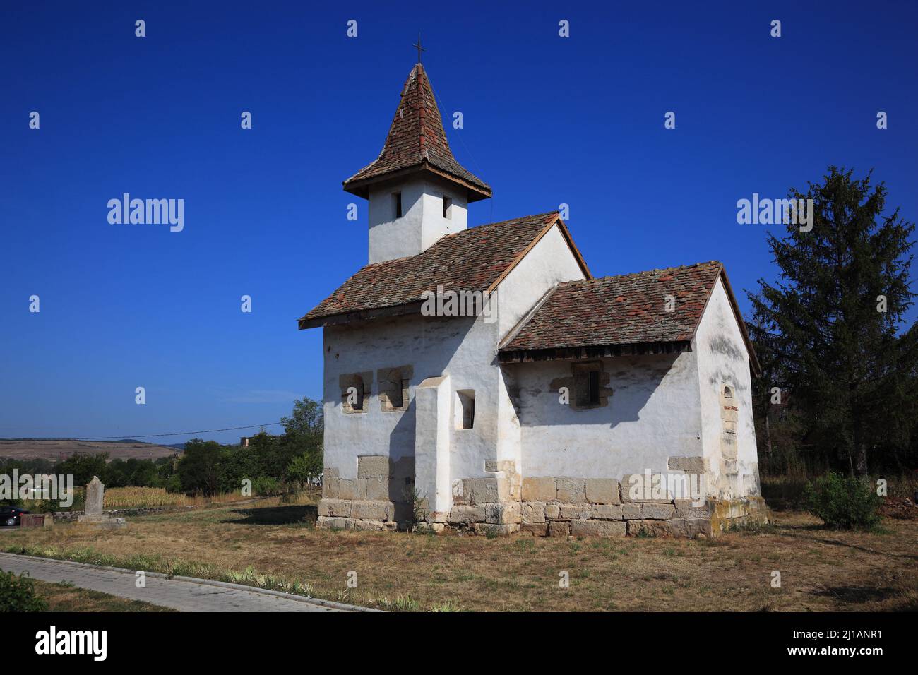 St. Georgs-Kirche a Streisangeorgiu, Calan, Hunedoara County. Erbaut im romanischen Stil zwischen 1313-1314 ist sie eines der ältesten mittelalterlic Foto Stock