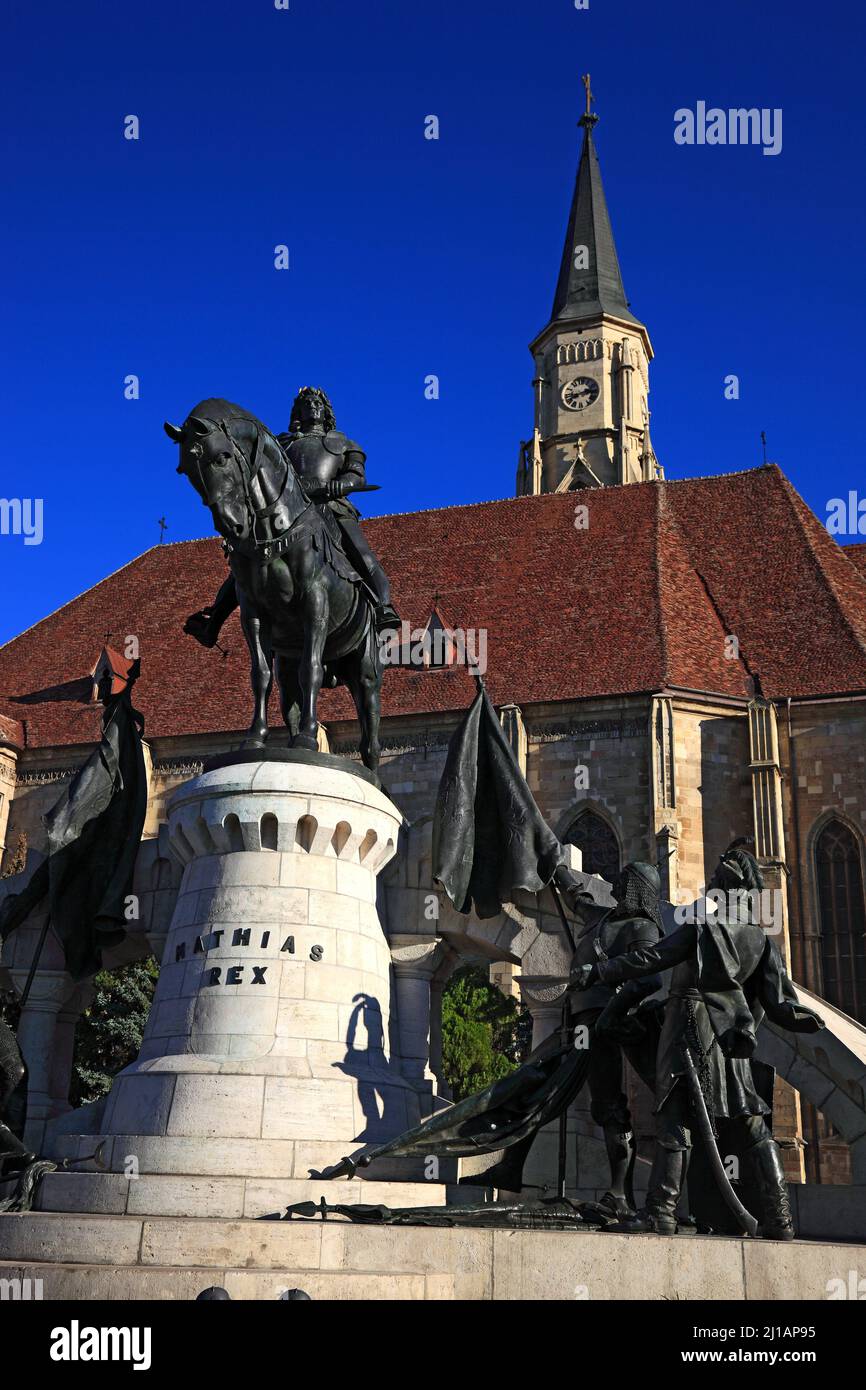 Reiterstandbild von Matthias Corvinus, Matthias Rex und Die Klausenburger Michaelskirche in Cluj-Napoca, deutsch Klausenburg, ist das bedeutendste bei Foto Stock