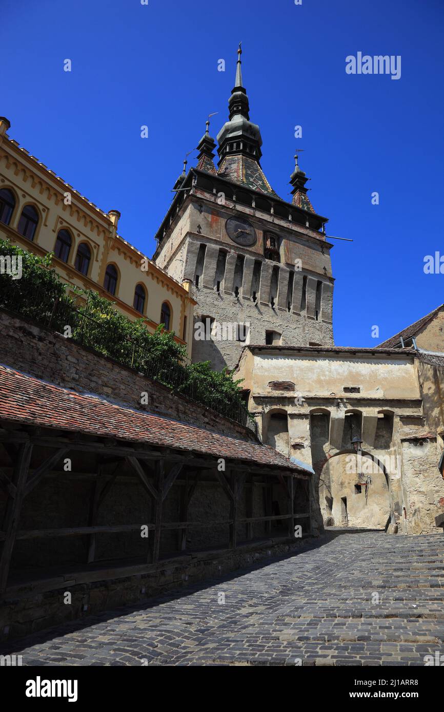 Der Stundturm, Turnul cu Ceas, Sighisoara, Schäßburg, Saxoburgum, im Kreis Mures in Siebenbürgen, Rumänien. Ihr Historisches Zentrum wurde 1999 zum Onu Foto Stock