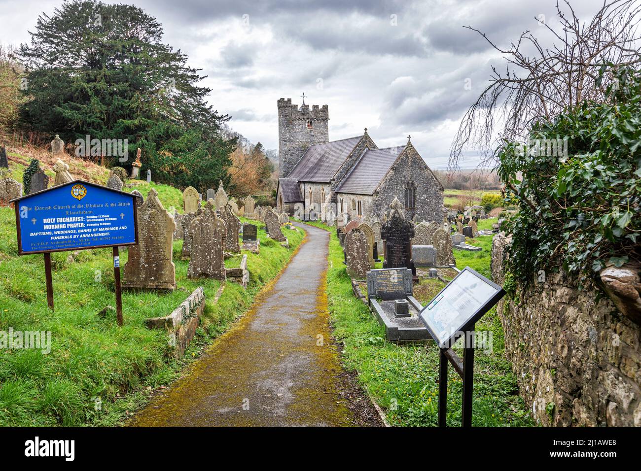 Una chiesa a Llanrhidian sulla penisola di Gower, Galles è stato pensato per essere stato istituito per la prima volta da St Rhidian nel 6th secolo, la chiesa è stato tardi Foto Stock