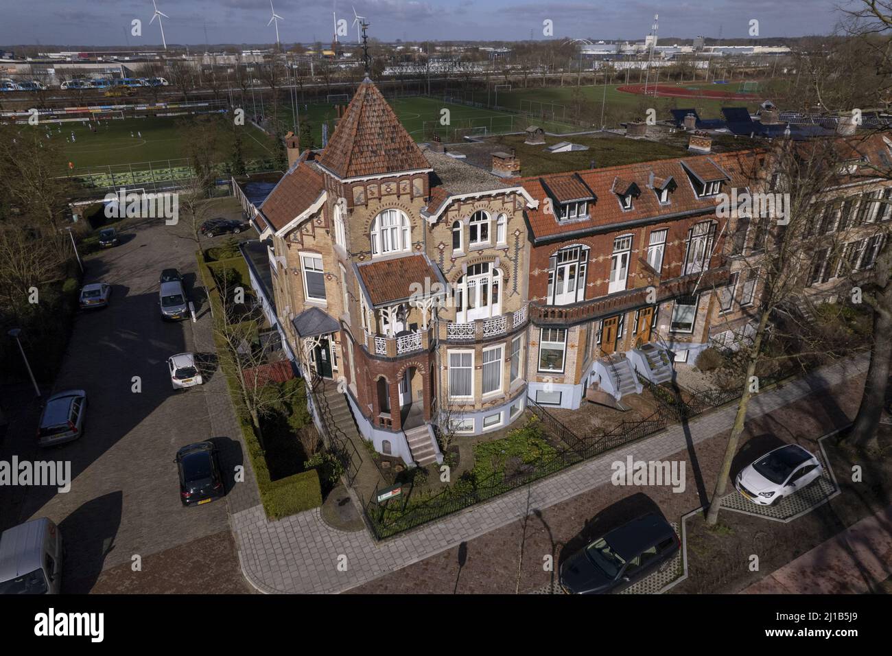 Vista aerea d'angolo di architettura storica, colorate case residenziali in stile Art Nouveau ispirate all'antropoposopo Foto Stock