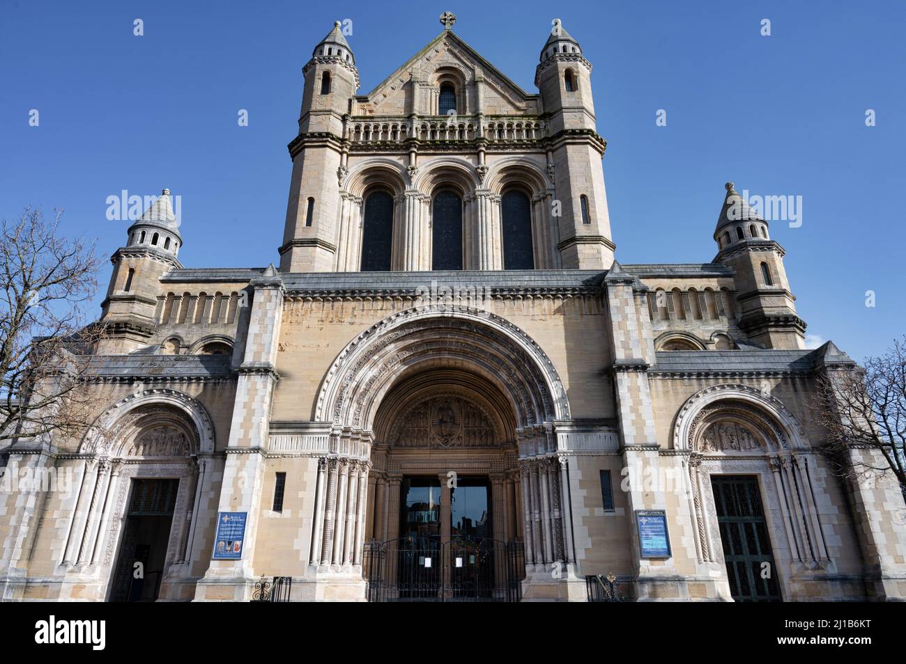 Belfast, UK- 21 febbraio 2022: Cattedrale di St Anne a Belfast, Irlanda del Nord. Foto Stock